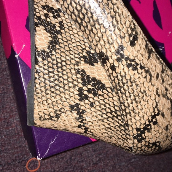 Fioni Heels - Picture 5 of 6